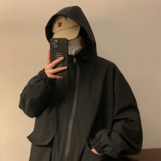黑色