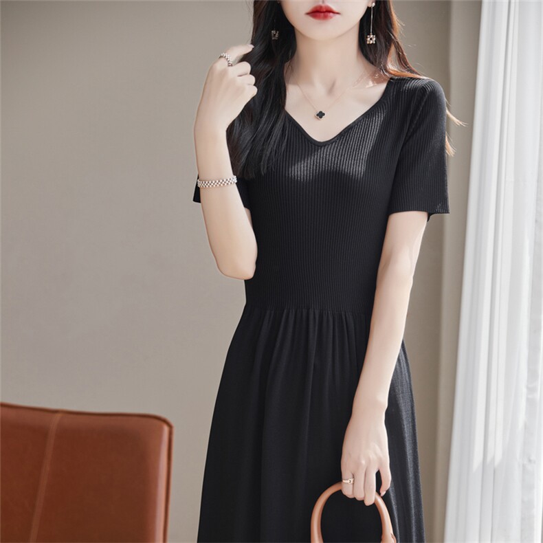 夏季新款冰丝短袖连衣裙女纯色收腰长裙高级百搭简约高腰针织裙女，女装连衣裙，暖姿羊绒