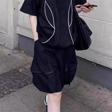 黑色