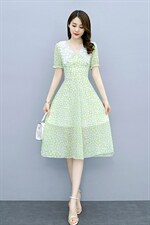 2021夏季新款时尚气质减龄V领小清新优雅修身显瘦碎花连衣裙，女装连衣裙，艾尚靓装