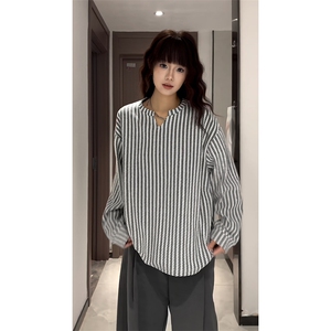 美式高街千鸟格子长袖T恤男女亨利V领英伦雅痞休闲宽松长袖打底衫,身子长短腿胖穿搭图片