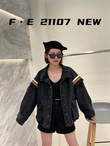 毛线拼接牛仔外套图片