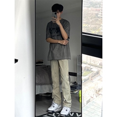 泥黄色