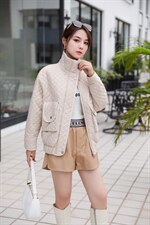 2021秋冬新款时尚轻薄衣拼皮包边服女短宽松休闲外套，女装棉衣/棉服，芊芊细羽