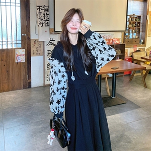 【现货】2025秋装 撞色拼接连帽黑色连衣裙 2C056-6817-P145控208图片