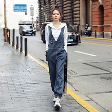 时尚牛仔背带裤女春季新款显瘦百搭休闲裤，女装休闲裤，秋水欣儿