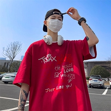 酒红色