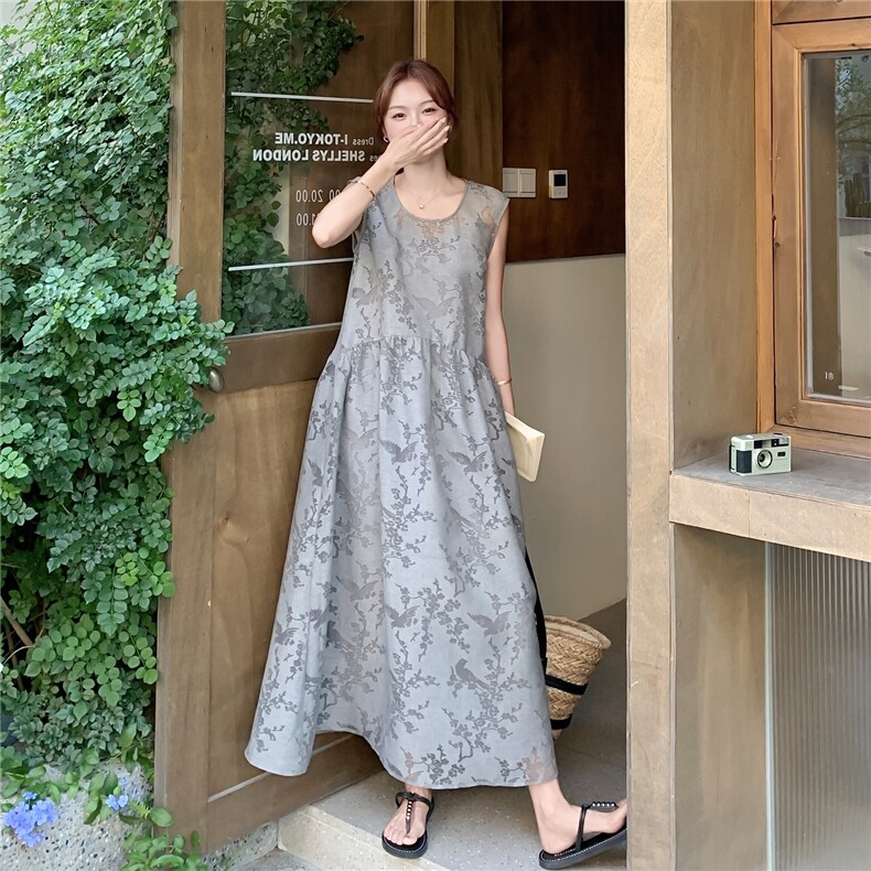 灰色提花无袖连衣裙女夏2025新款后背镂空设计感背心裙爆款流行,女装套装/套裙,维壹