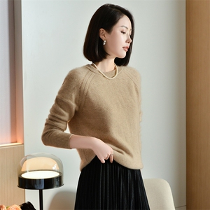 女士秋季新款简约百搭双线经典圆领羊毛衫图片
