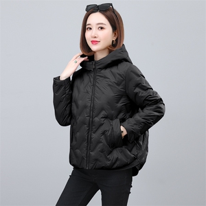 时尚宽松连帽羽绒服 冬季保暖轻薄外套 显瘦百搭女装图片