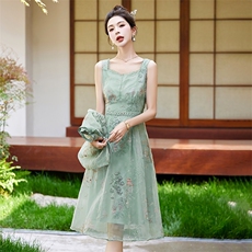 欧根纱刺绣新中式连衣裙两件套女2024夏季新款洋气减龄吊带裙套装，女装套装/套裙，艾仟回(原伊仟回)