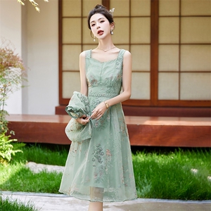 欧根纱刺绣新中式连衣裙两件套女2024夏季新款洋气减龄吊带裙套装图片
