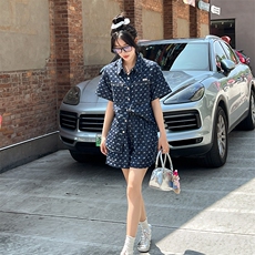 深蓝色牛仔印花套装女小个子2025夏季新款时尚炸街衬衫短裤两件套，女装套装/套裙，凯芙莉服饰