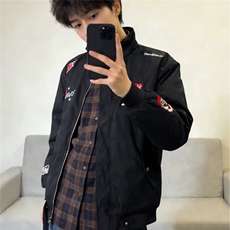 黑色