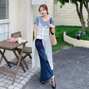 韩系氛围感蕾丝吊带连衣裙套装女2025夏新款清纯T恤阔腿裤三件套图片