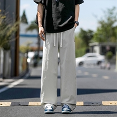 米白色