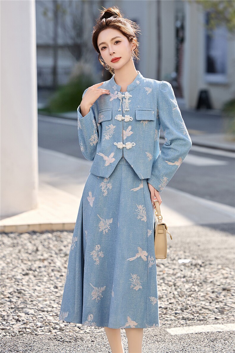 2026春季新款重工刺绣新中式G风流行的漂亮半身裙两件套套装,女装套装/套裙,伊仟回