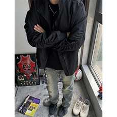 黑色