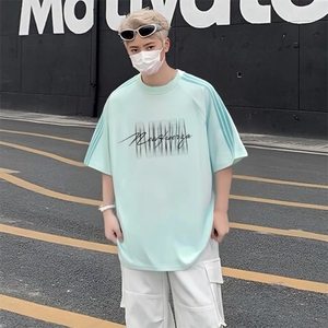 抖音得物品质二开240克宽松纯棉美式潮牌印花三条杠中性风短袖T恤图片