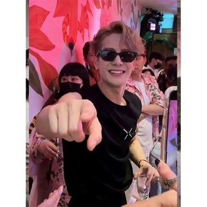 重磅小众印花圆领短袖T恤男款春秋季美式设计感修身休闲打底内搭图片