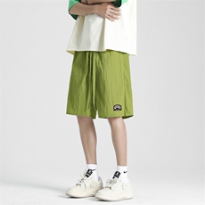 草绿色