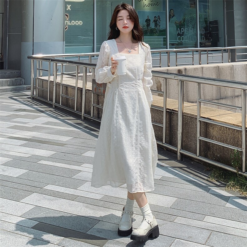 早秋长袖连衣裙女2025新款方领气质女神范温柔风米白色刺绣初恋裙,女装连衣裙,浙宝305