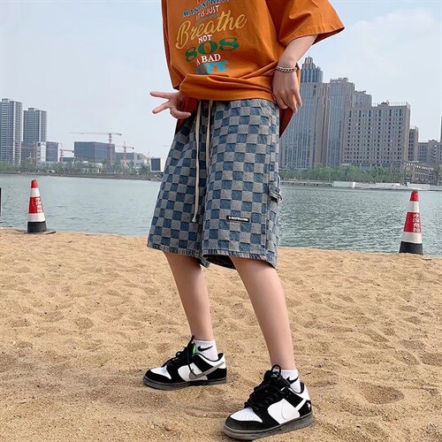 灰色