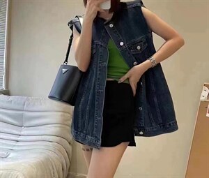 牛仔马甲单色俩码图片