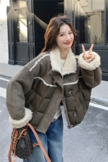 复古麂皮绒拼接短款羽绒服女冬2026新款小个子白鸭绒皮毛一体外套，女装羽绒服，2C218