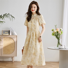 千百惠2025夏季新款时尚百搭显瘦高腰A字连衣裙女潮，女装连衣裙，采品优优