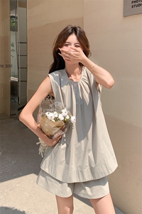 法式俏皮减龄背心上衣套装女2025夏季新款宽松显瘦阔腿短裤两件套图片