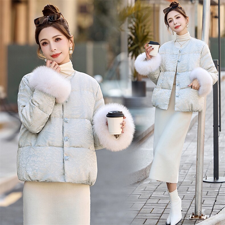 【现货】新中式提花羽绒服女2024冬季新款高级真狐狸毛白鸭绒外套，女装羽绒服，润尚靓点