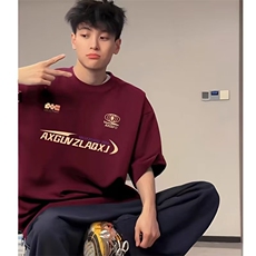 酒红色