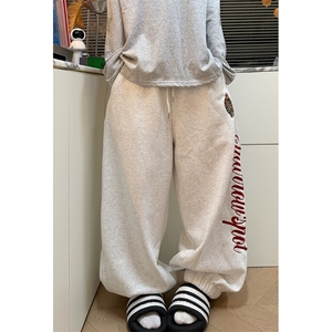 街头徽章字母刺绣卫裤男女宽松休闲设计感运动风百搭卫裤 KHZ66图片