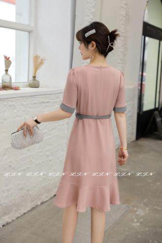 净色收腰连衣裙，女装连衣裙，莲佳妮