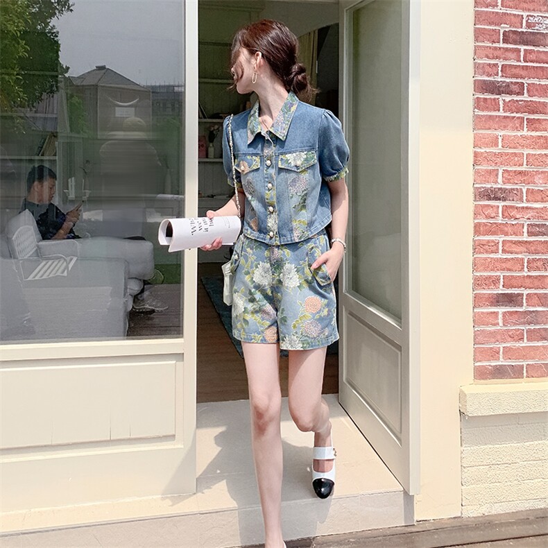 2025夏季新款时尚显瘦洋气减龄牛仔衬衫+短裤两件套，女装套装/套裙，浙宝二楼003号