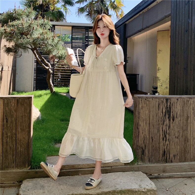 2026新款夏季复古花朵宽松绑带泡泡袖正肩V领连衣裙女夏,女装连衣裙,艾米莉亚
