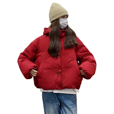 牛角扣红色连帽羽绒服女冬超火好看高级小众独特漂亮短款加厚外套，女装羽绒服，2D035