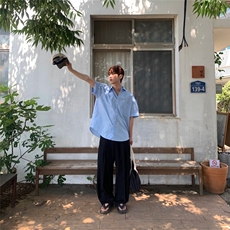 天蓝色