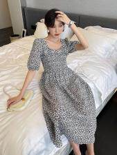 夏季新款碎花连衣裙，女装连衣裙，冰雪兒