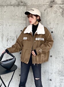 四色派克服图片