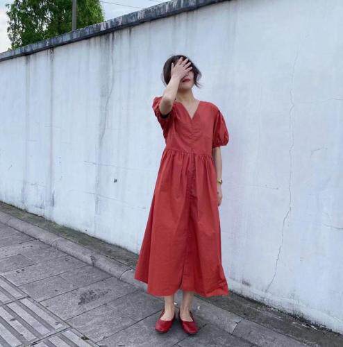 V领前扣连衣裙，女装连衣裙，昕闻