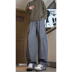 深灰色