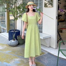 《大货已出》后背镂空珍珠时尚休闲连衣裙，女装连衣裙，MQ