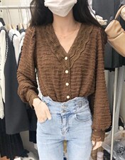 2021秋季新款小香风V领蕾丝花边长袖褶百搭上衣，其它，L·H·X