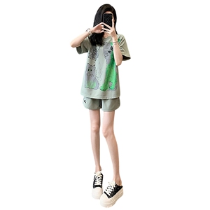 韩版休闲时尚套装女夏款个性简约圆领卡通印花上衣阔腿短裤两件套图片