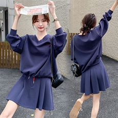 韩版休闲减龄v领卫衣套装女2025春秋新款显瘦高腰百褶短裙两件套，女装套装/套裙，韩蜜菓