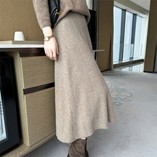 2025年秋季新款十二针人字纹针织羊绒半身裙时尚休闲通勤百搭，女装半身裙，高粱穗羊绒
