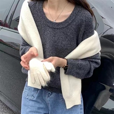 灰色