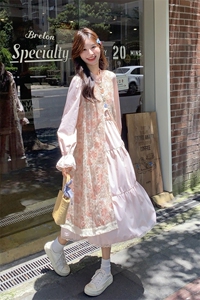 碎花减龄粉色套装女少女感2025秋季新款甜美罩衫茶歇连衣裙两件套图片